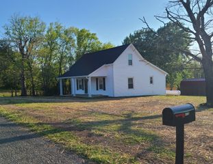 4936 Rock House Rd, Portland, TN 37148
