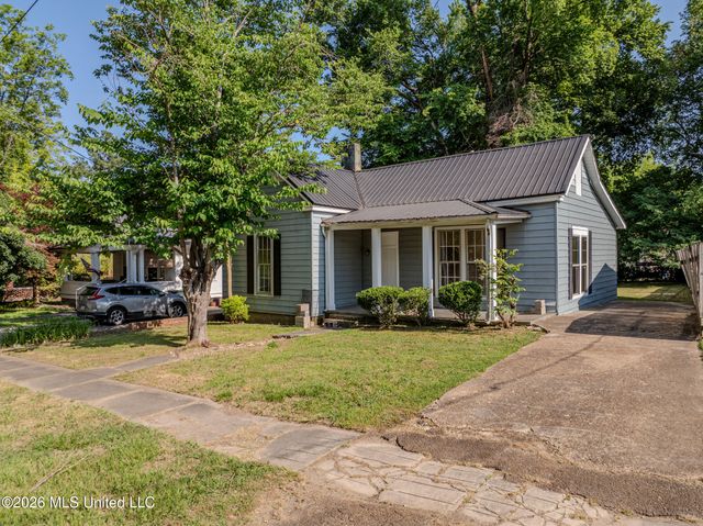 335 E College Avenue