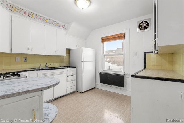 6559 Barrie Street, Dearborn, MI 48126