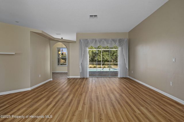 9376 Bearwalk Path, Weeki Wachee, FL 34613