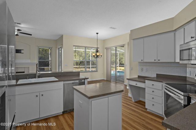 9376 Bearwalk Path, Weeki Wachee, FL 34613