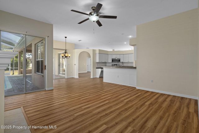 9376 Bearwalk Path, Weeki Wachee, FL 34613