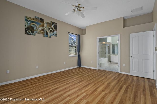 9376 Bearwalk Path, Weeki Wachee, FL 34613