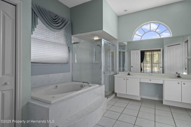 9376 Bearwalk Path, Weeki Wachee, FL 34613