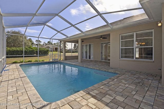 9376 Bearwalk Path, Weeki Wachee, FL 34613