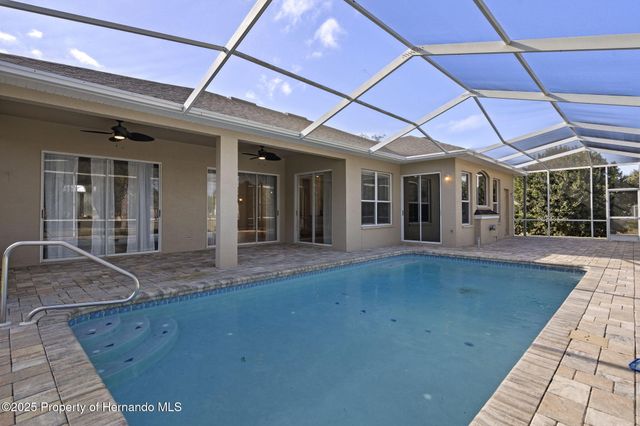 9376 Bearwalk Path, Weeki Wachee, FL 34613