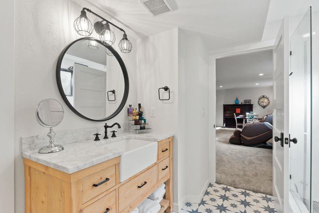 101 S Scott Ave, Newport, WA 99156