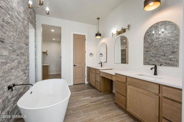 2850 Kuehne Lane, Las Cruces, NM 88011