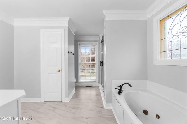 13104 Willow Forest Dr, Louisville, KY 40245