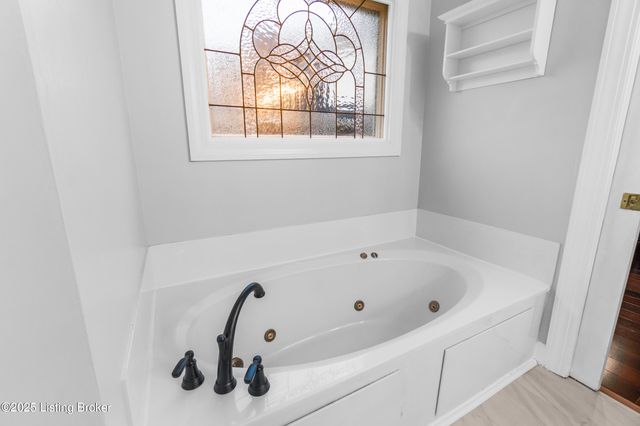 13104 Willow Forest Dr, Louisville, KY 40245