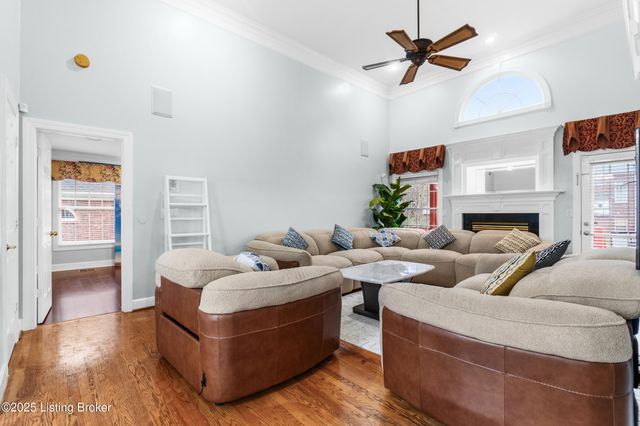 13104 Willow Forest Dr, Louisville, KY 40245