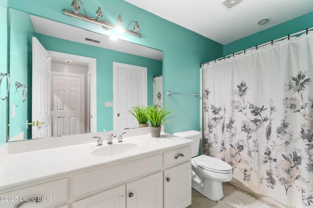 13104 Willow Forest Dr, Louisville, KY 40245