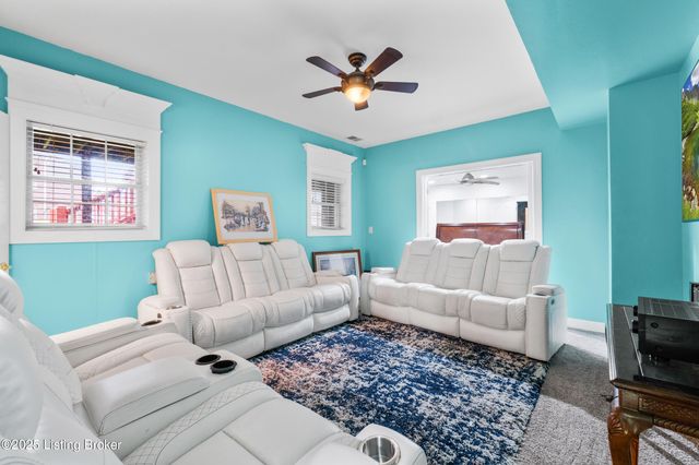 13104 Willow Forest Dr, Louisville, KY 40245