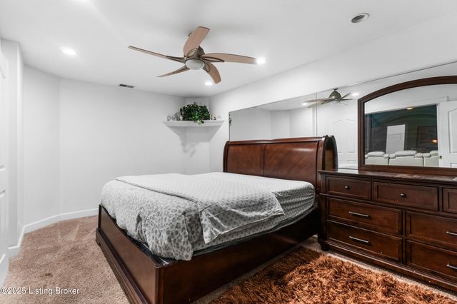 13104 Willow Forest Dr, Louisville, KY 40245