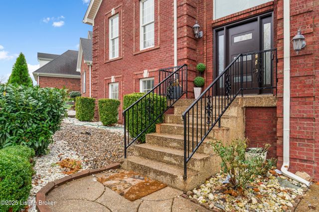 13104 Willow Forest Dr, Louisville, KY 40245