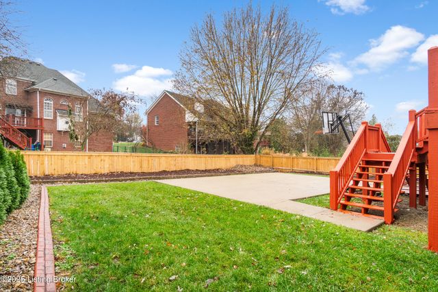 13104 Willow Forest Dr, Louisville, KY 40245