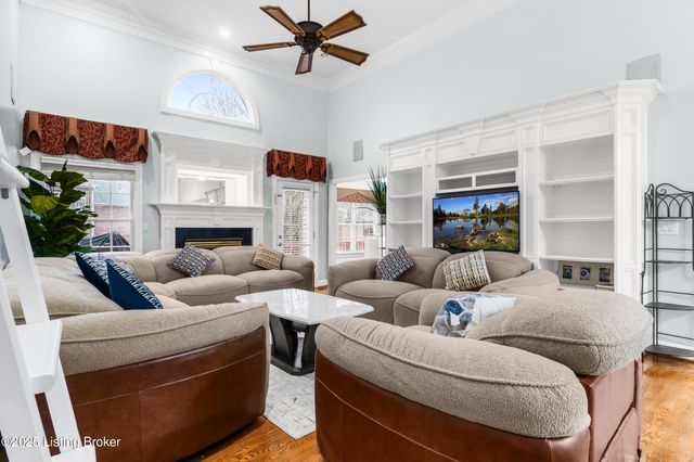 13104 Willow Forest Dr, Louisville, KY 40245