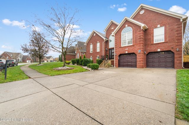 13104 Willow Forest Dr, Louisville, KY 40245