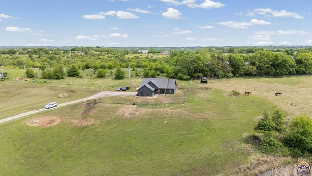 1714 SE Herschell RD, Tecumseh, KS 66542
