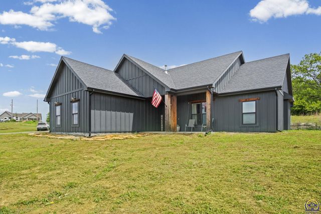 1714 SE Herschell RD, Tecumseh, KS 66542