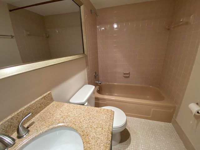 7365 NW 18 Street 202, Margate, FL 33063