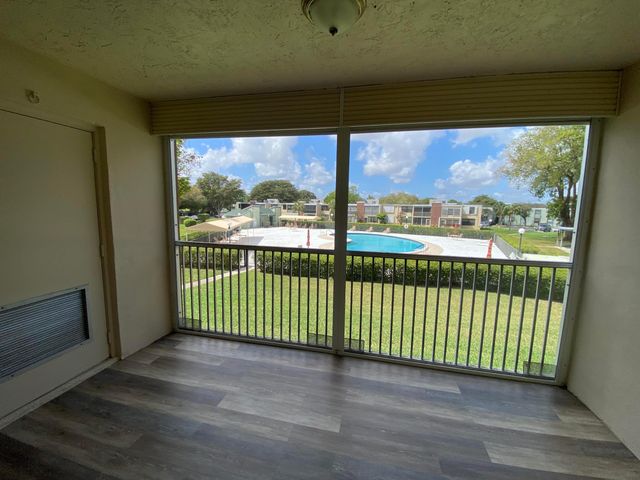 7365 NW 18 Street 202, Margate, FL 33063