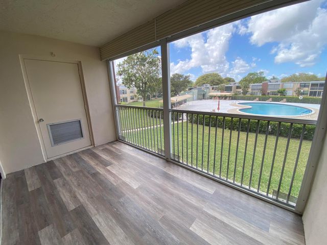 7365 NW 18 Street 202, Margate, FL 33063