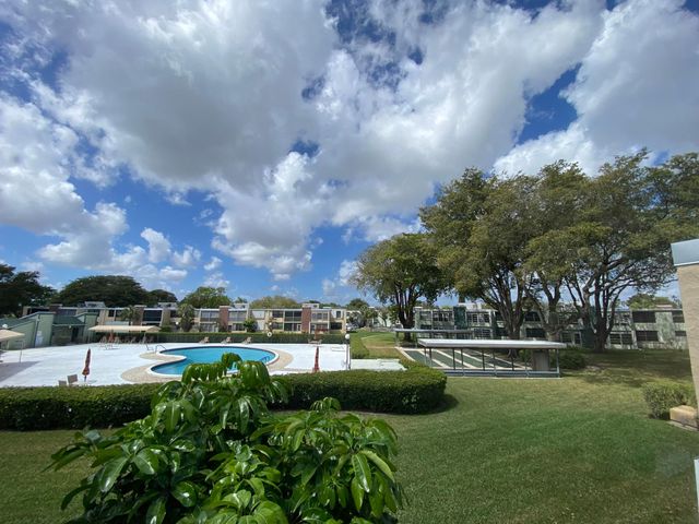 7365 NW 18 Street 202, Margate, FL 33063