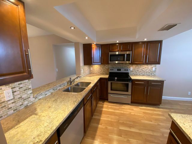 7365 NW 18 Street 202, Margate, FL 33063