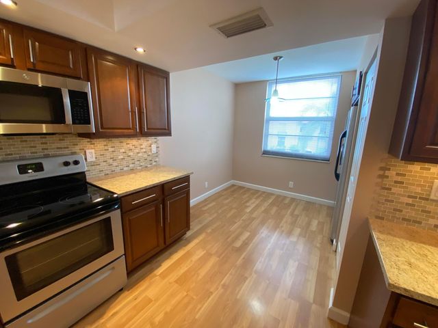 7365 NW 18 Street 202, Margate, FL 33063