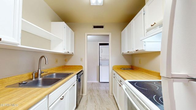 252 SHADOW MOUNTAIN Drive, E7, El Paso, TX 79912