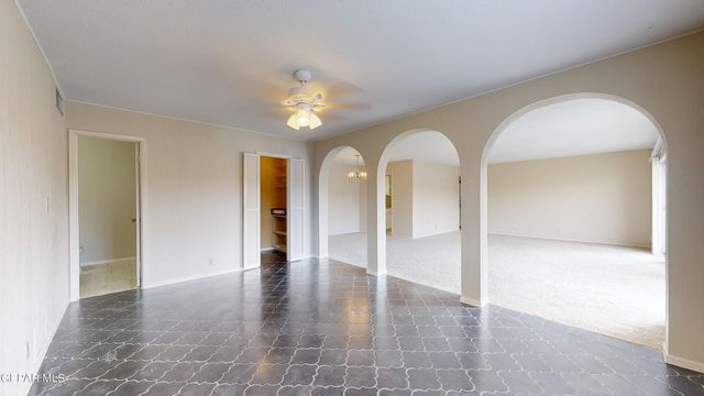252 SHADOW MOUNTAIN Drive, E7, El Paso, TX 79912