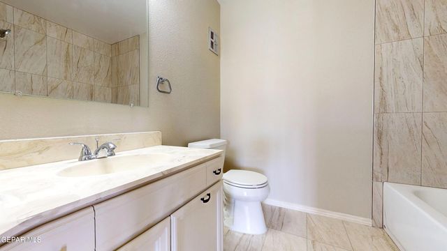 252 SHADOW MOUNTAIN Drive, E7, El Paso, TX 79912