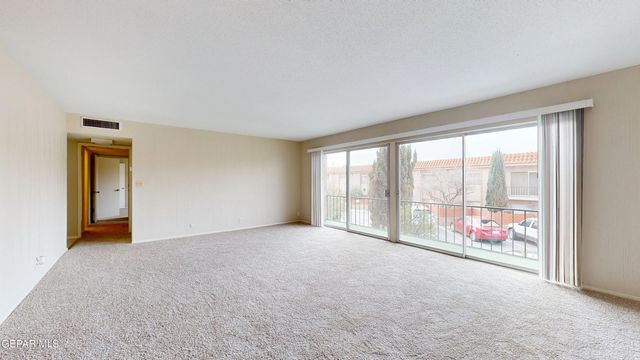 252 SHADOW MOUNTAIN Drive, E7, El Paso, TX 79912