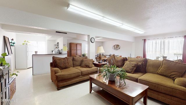 252 SHADOW MOUNTAIN Drive, E7, El Paso, TX 79912