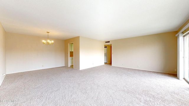 252 SHADOW MOUNTAIN Drive, E7, El Paso, TX 79912