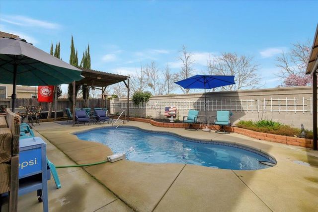 1799 River Run Dr, Marysville, CA 95901