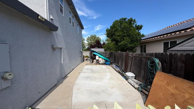 1799 River Run Dr, Marysville, CA 95901