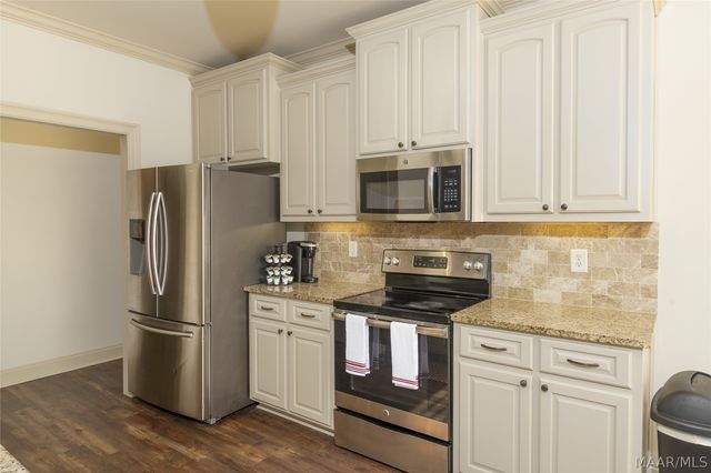 54 Sunnybrook Drive, Deatsville, AL 36022