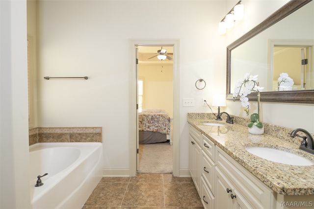 54 Sunnybrook Drive, Deatsville, AL 36022