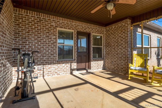 54 Sunnybrook Drive, Deatsville, AL 36022