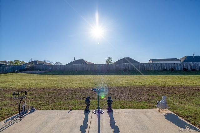 54 Sunnybrook Drive, Deatsville, AL 36022