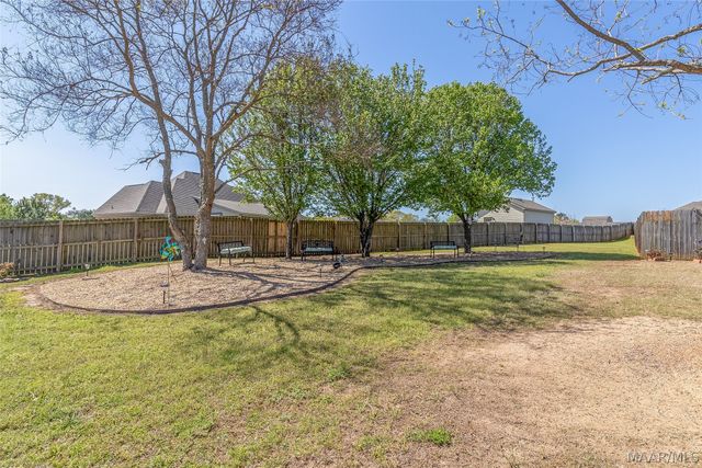 54 Sunnybrook Drive, Deatsville, AL 36022