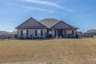 54 Sunnybrook Drive, Deatsville, AL 36022