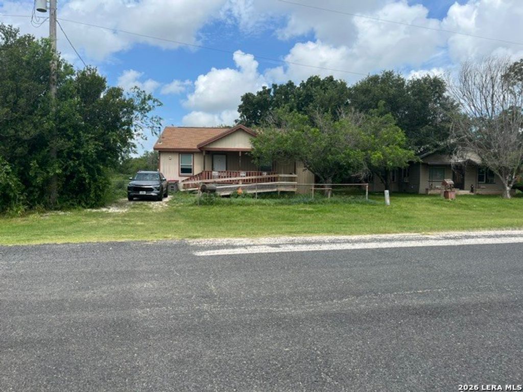 25 San Antonio Ave, Leming, TX 78050