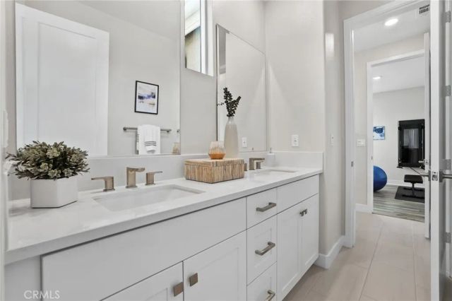 624 Pelion, Lake Forest, CA 92630