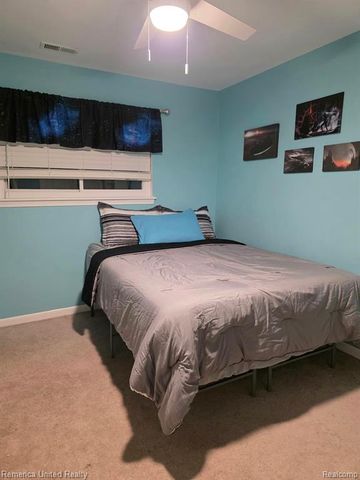 10228 Nancys Boulevard 40, Grosse Ile, MI 48138