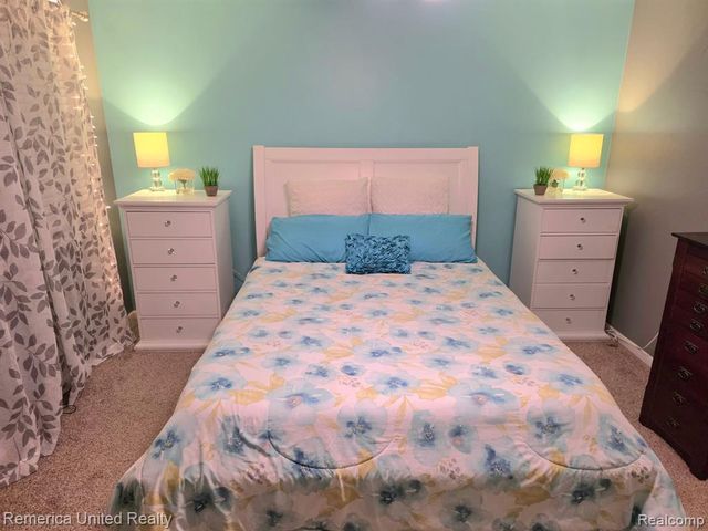 10228 Nancys Boulevard 40, Grosse Ile, MI 48138