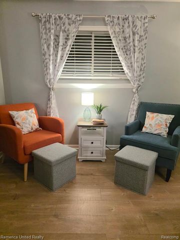 10228 Nancys Boulevard 40, Grosse Ile, MI 48138