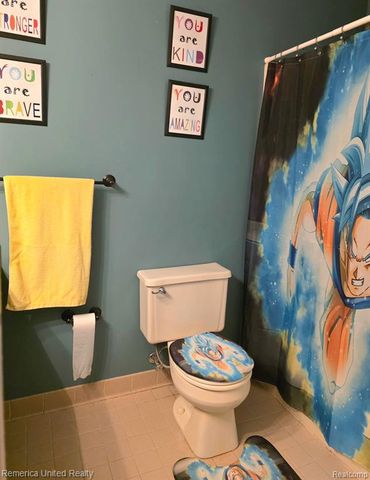 10228 Nancys Boulevard 40, Grosse Ile, MI 48138